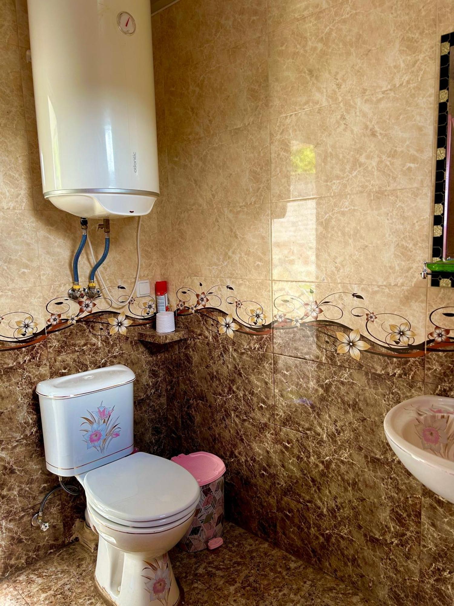 Katskhi Vaso'S Guesthouse מראה חיצוני תמונה